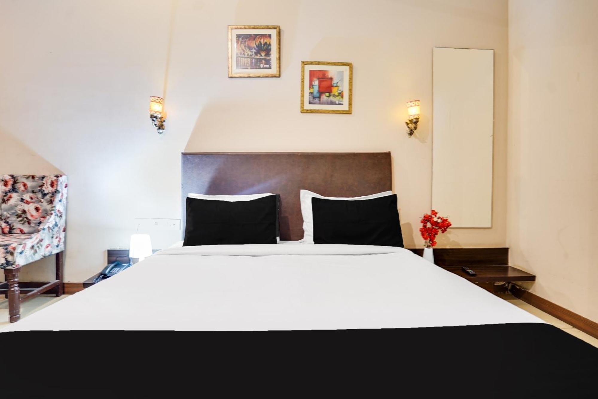 Super Townhouse Mansarovar Near Metro Station Джайпур Екстериор снимка